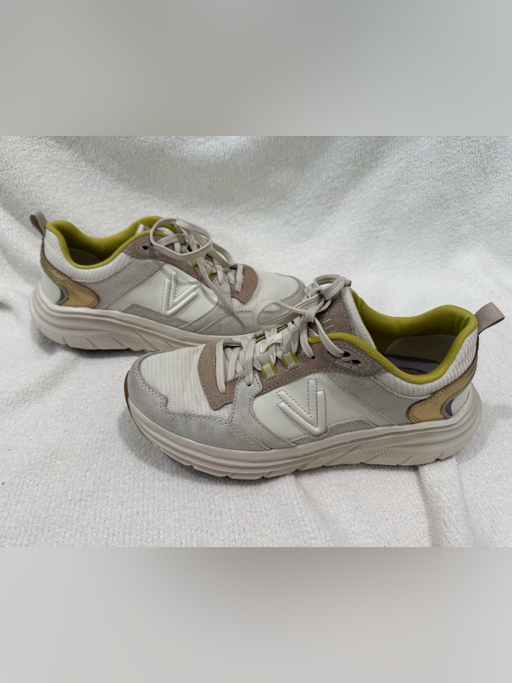 Vionic Women's Neutral Gray & Olive-Lined Athletic Sneakers